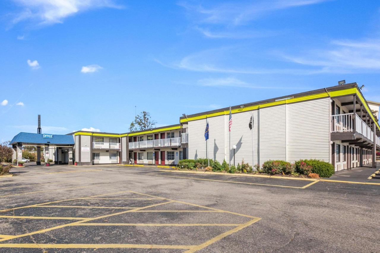 Econo Lodge Inn & Suites Terre Haute Ngoại thất bức ảnh