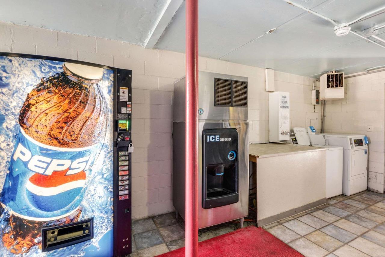 Econo Lodge Inn & Suites Terre Haute Ngoại thất bức ảnh