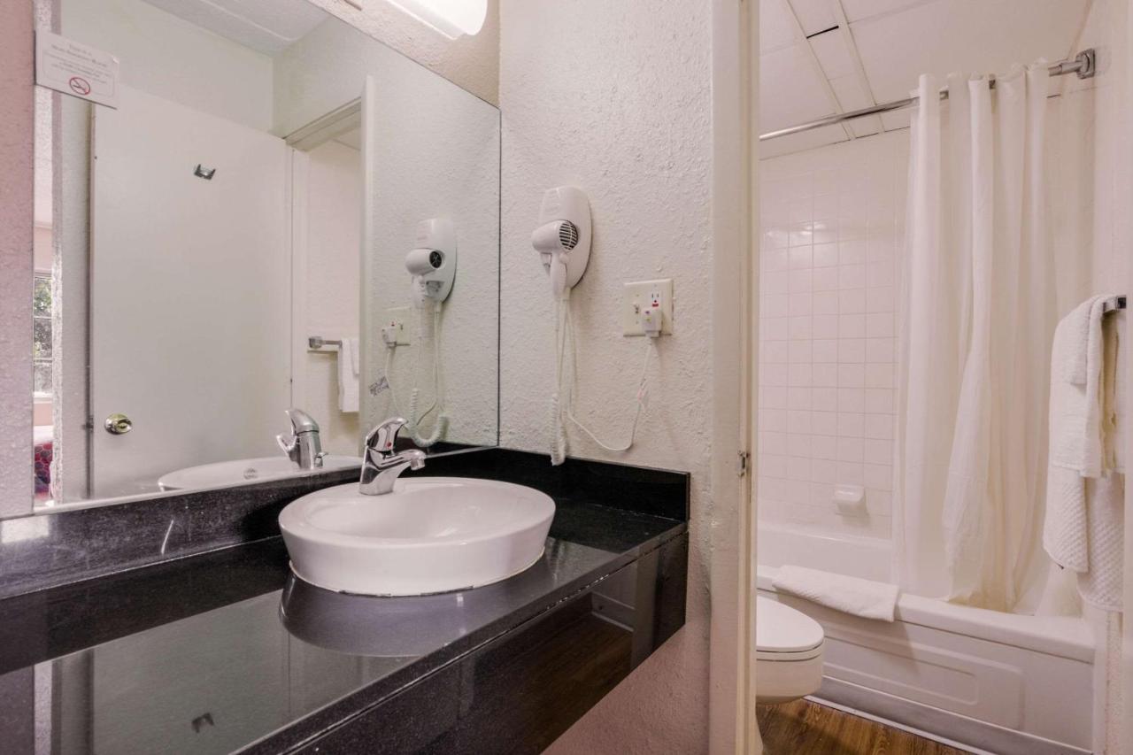 Econo Lodge Inn & Suites Terre Haute Ngoại thất bức ảnh